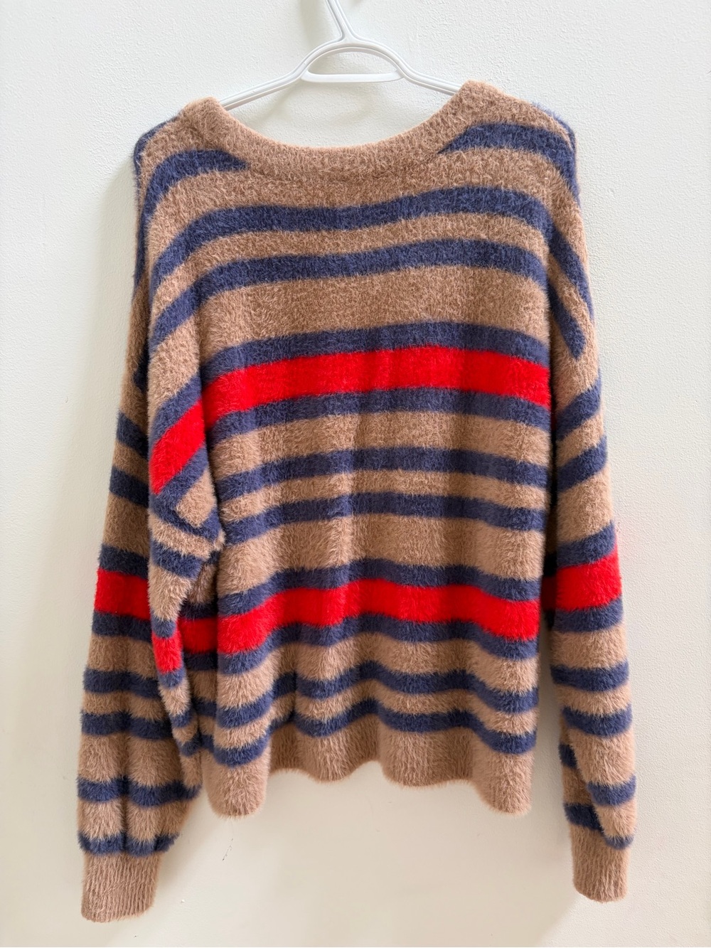 AERIE FUZZY SWEATSHIRT - Picture 5 of 5